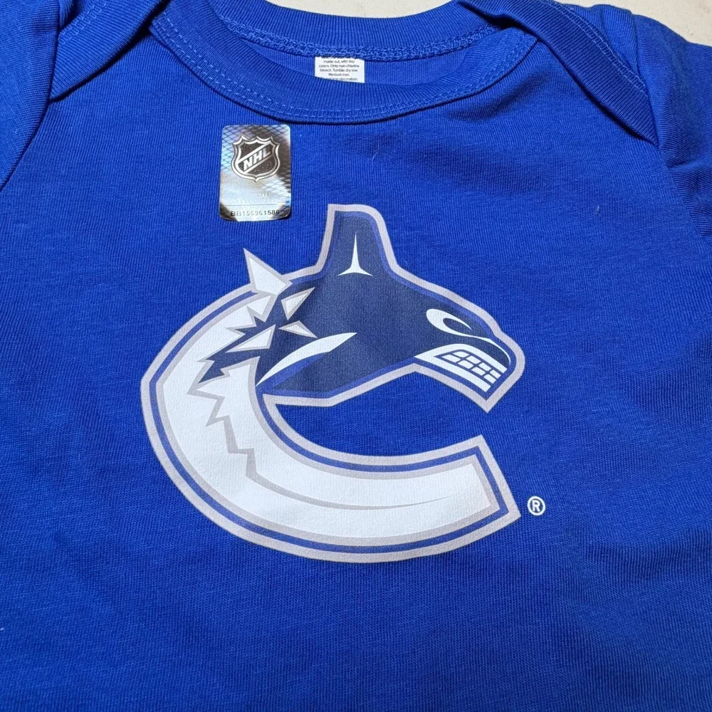 NHL Vancouver Canucks Infant Bodysuit Blue 3-6 Months Hockey Fan Gear Logo